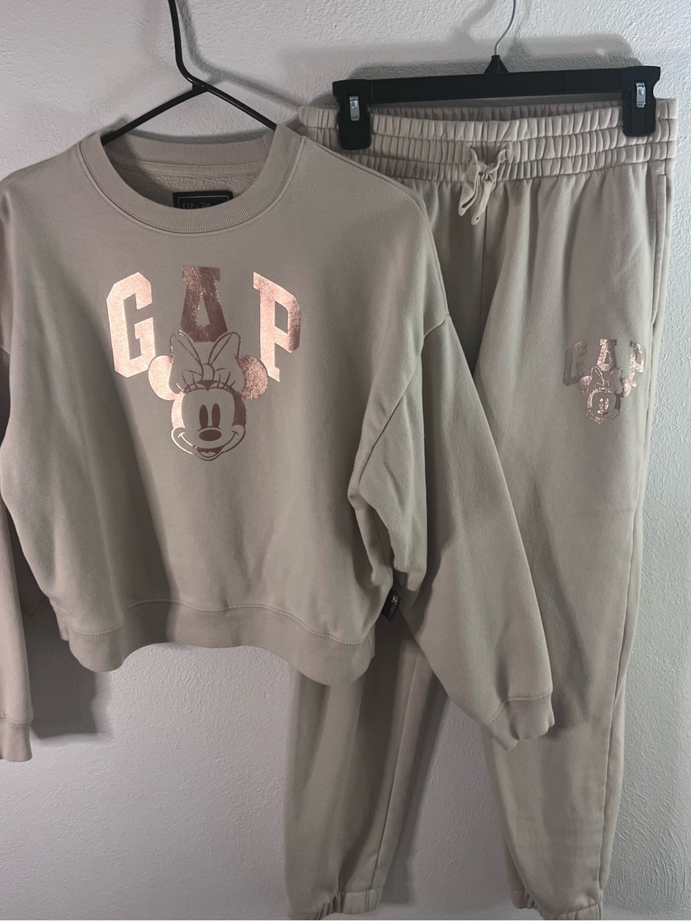GAP x Disney Minnie Mouse Sage Metallic Logo Set - Women’s